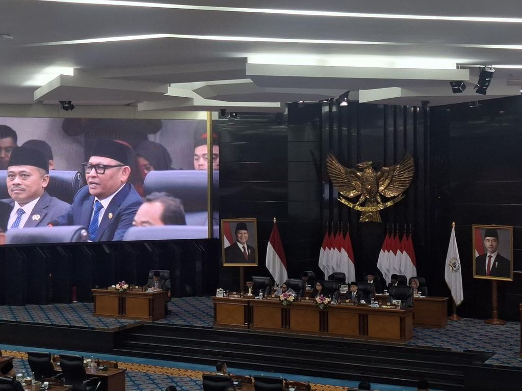 Rapat Paripurna, Sejumlah Legislator DKI Minta Sekolah Gratis Ditambah